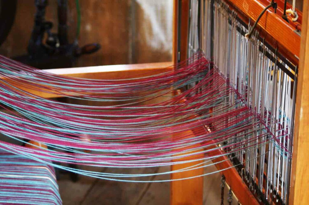 Weaving Loom Red Blue Yarn 1.jpg
